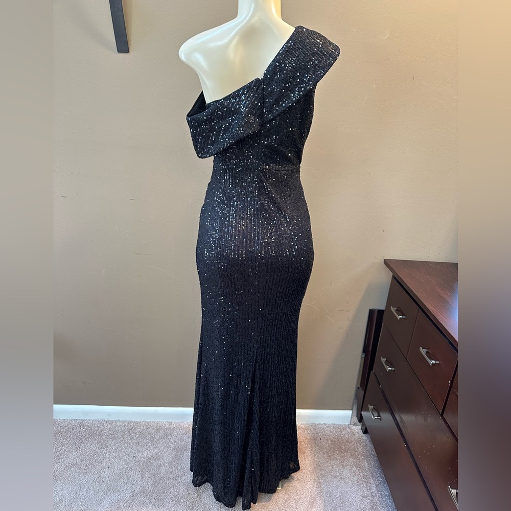 Black sequin prom/event dress